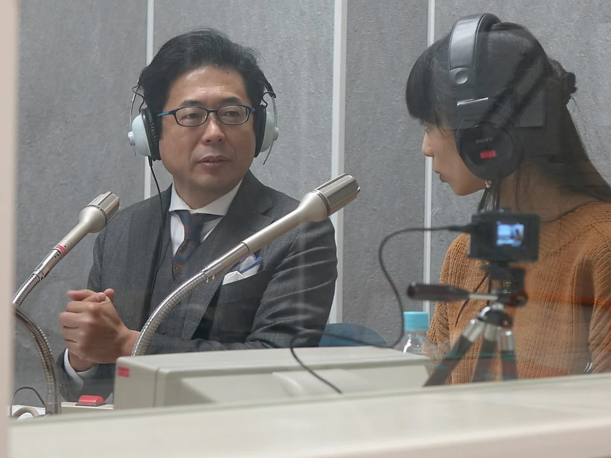 営業リスト運用を支える本とWeb環境の写真